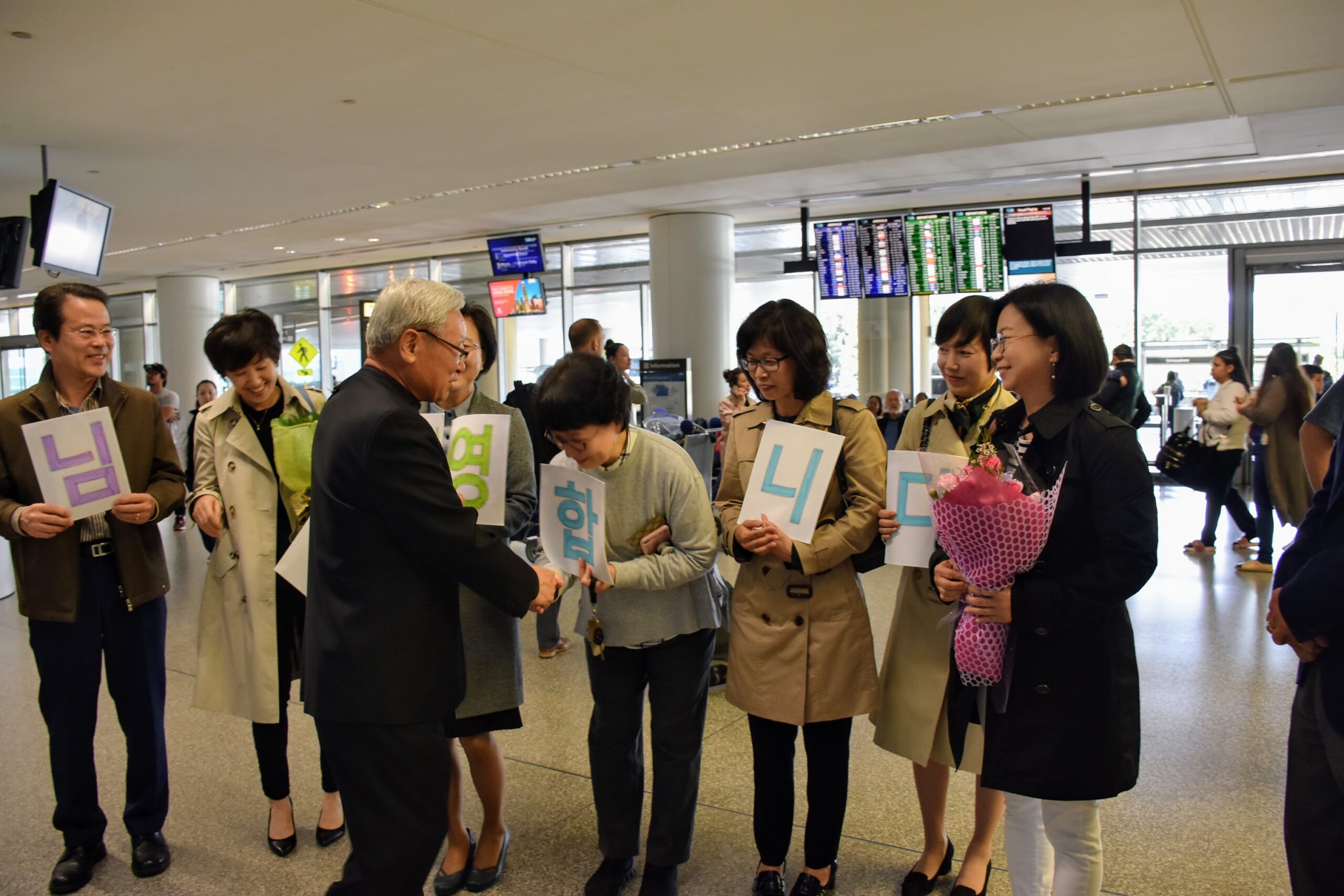 춘천교회 김운회 루카 주교님의 방문을 환영합니다