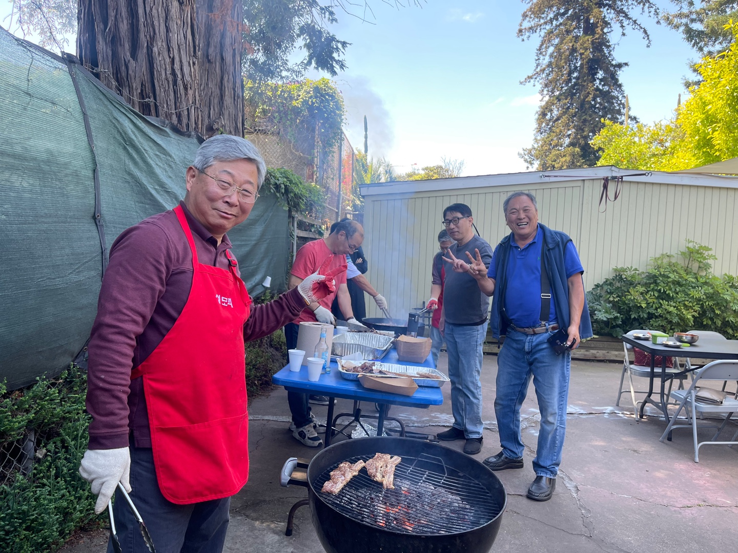 미국 캘리포니아 오클랜드 성당 젊음이 넘치는 음악팀 (햇빛속의 산책) / 요아킴 안나회 사제관 뒤마당 야유회 점심식사